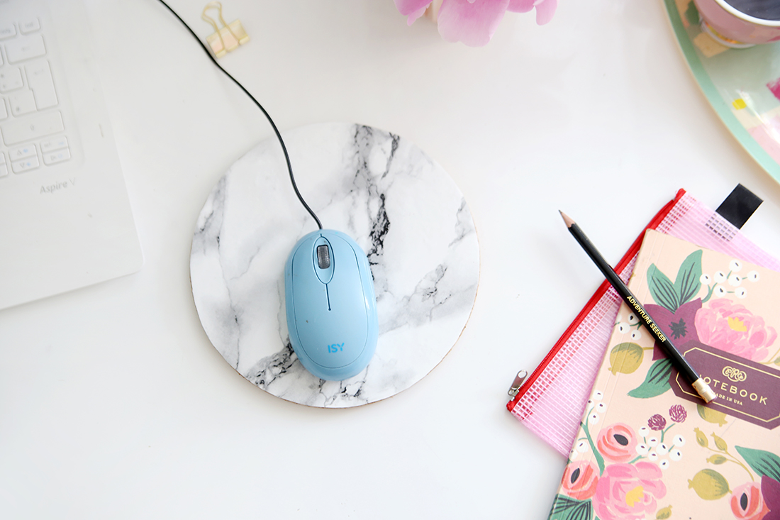 Kreative DIY-Idee zum Selbermachen: Mauspad mit Kork und Marmor-Folie, DIY-Blog