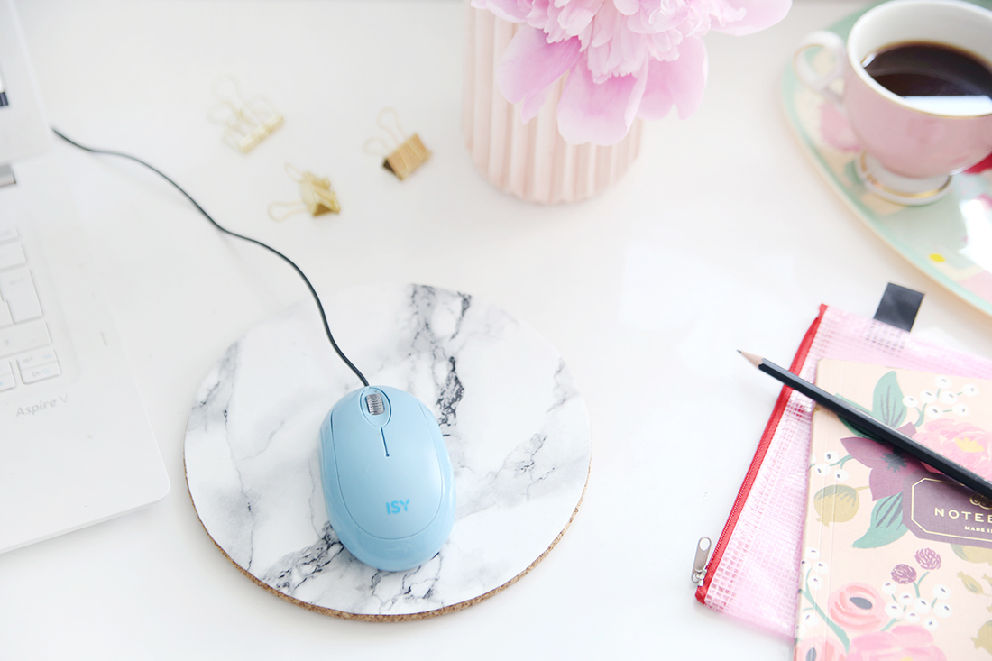 Kreative DIY-Idee zum Selbermachen: Mauspad mit Kork und Marmor-Folie, DIY-Blog