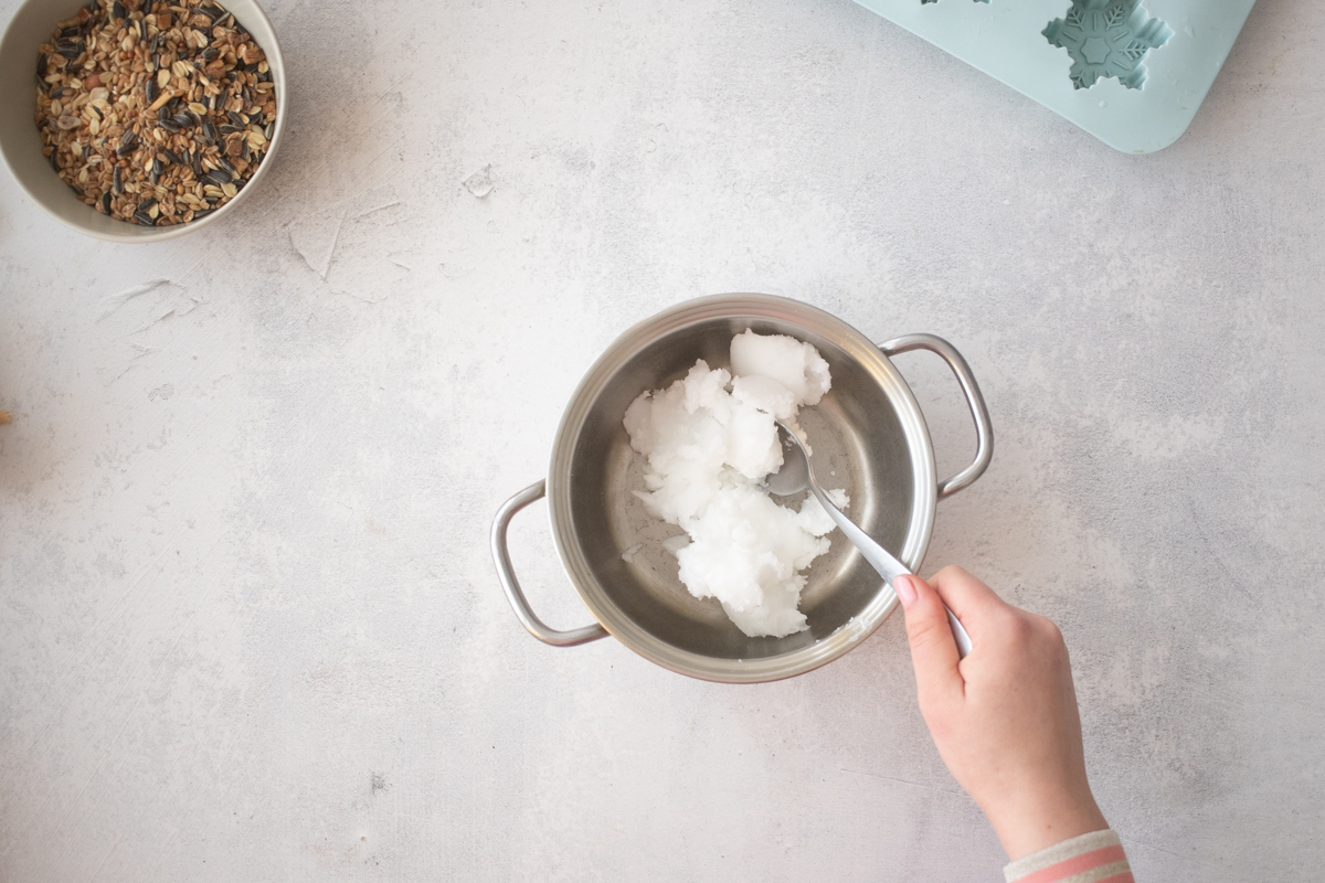 Vogelfutter-Anhänger selbst machen