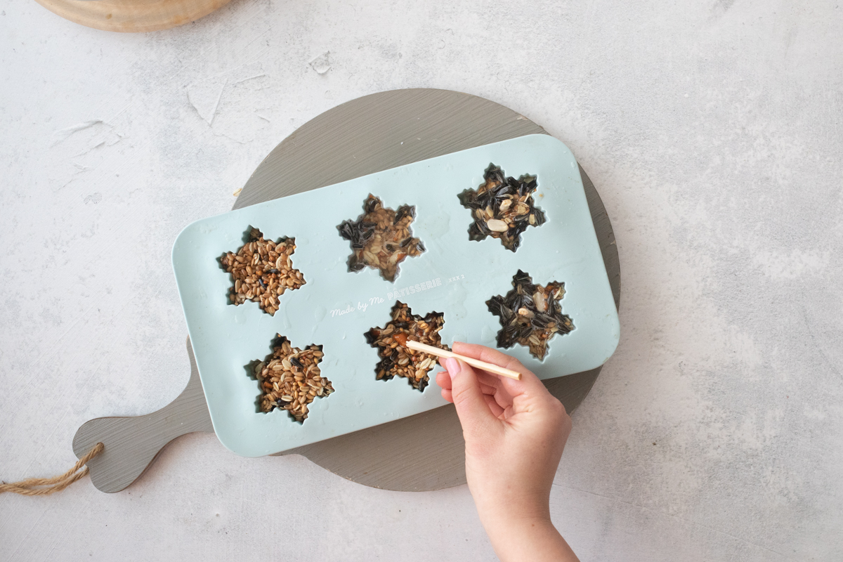 Vogelfutter-Anhänger selbst machen