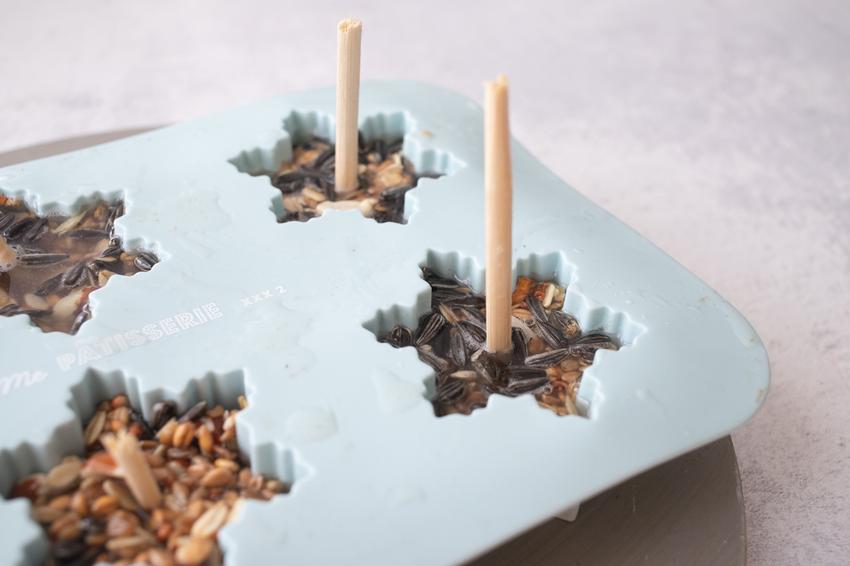 Vogelfutter-Anhänger selbst machen