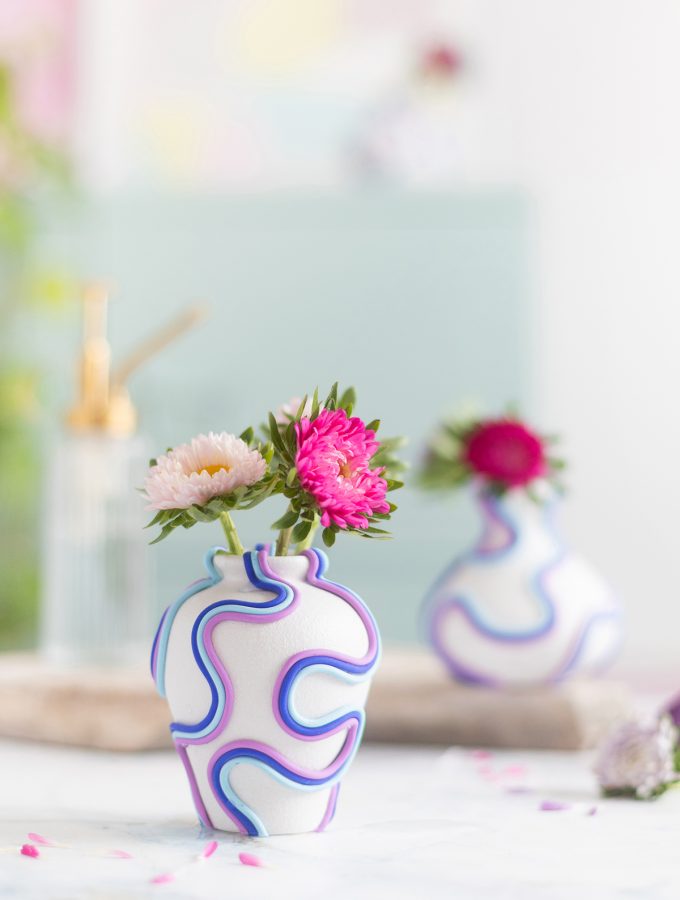 DIY-Deko: Bunte Vasen mit FIMO-Regenbogen gestalten DIY-Deko: Bunte Vasen mit FIMO-Regenbogen gestalten