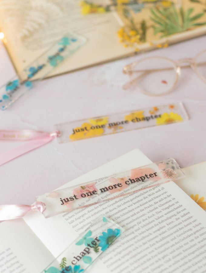 DIY Geschenkidee: Lesezeichen aus Epoxidharz selber machen| Anleitung für Anfänger