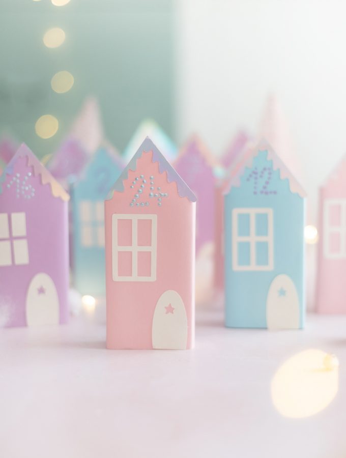 DIYnachten Vorfreude-Türchen: Adventskalender-Dorf aus Streichholzschachteln