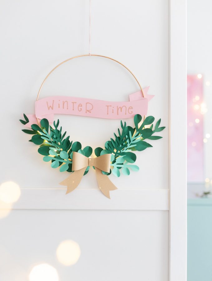 DIY Weihnachtsdeko: Kranz aus Papier im goldenen Dekoring